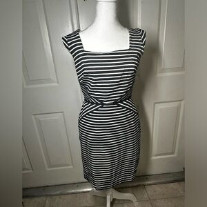 And Taylor, navy blue and white dress